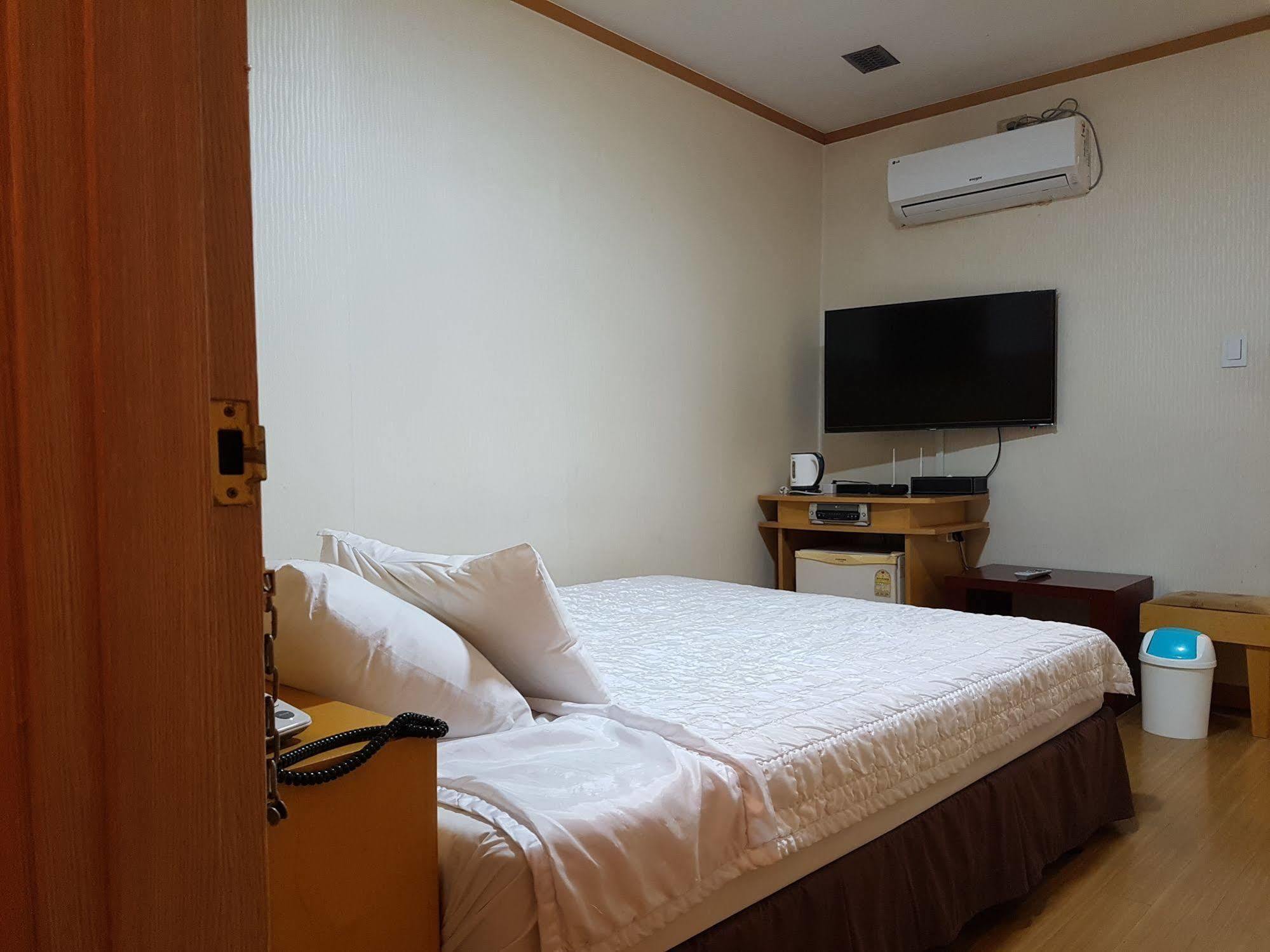 New Boolim Tourist Hotel Seoul Bagian luar foto