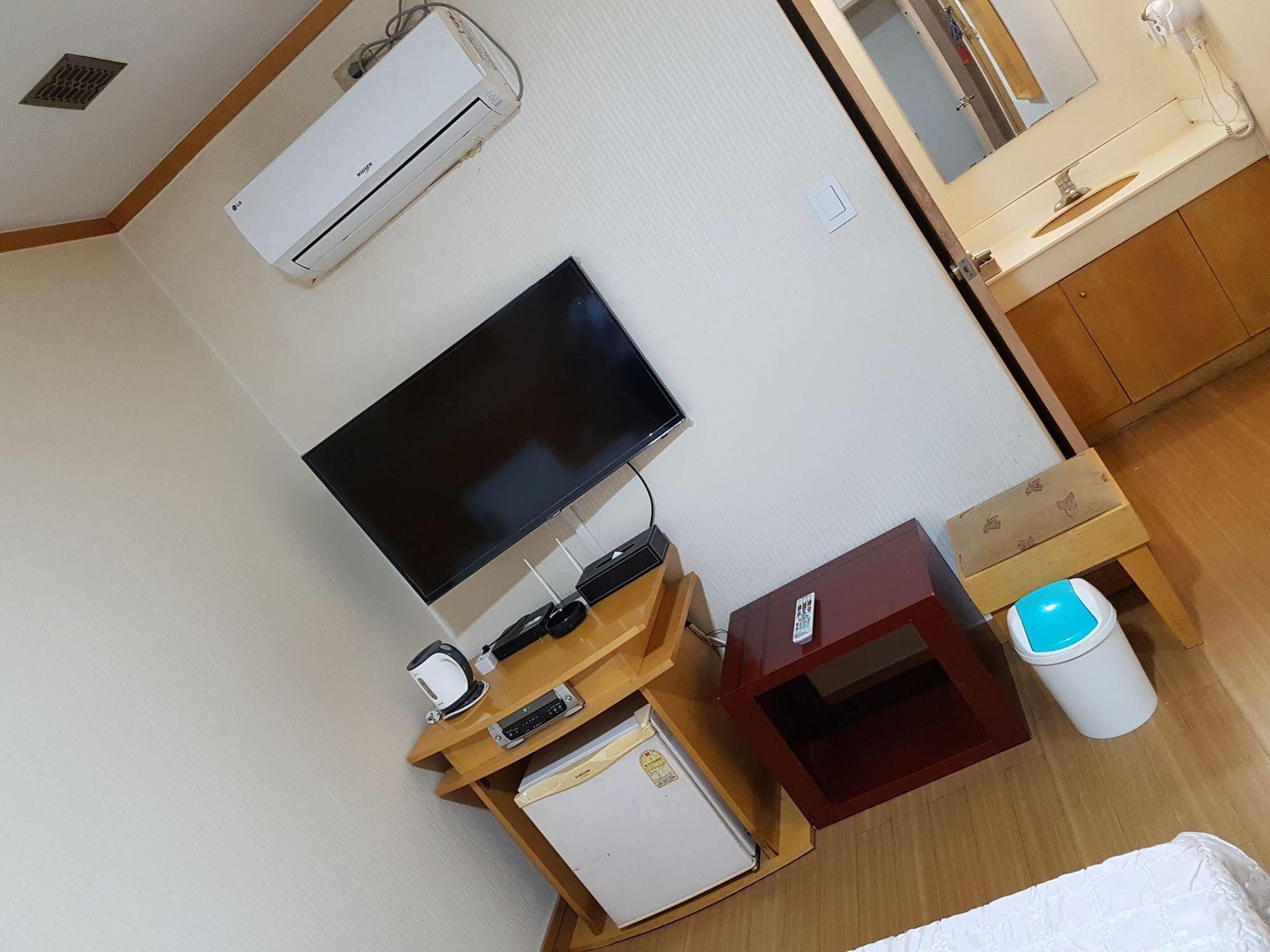 New Boolim Tourist Hotel Seoul Bagian luar foto
