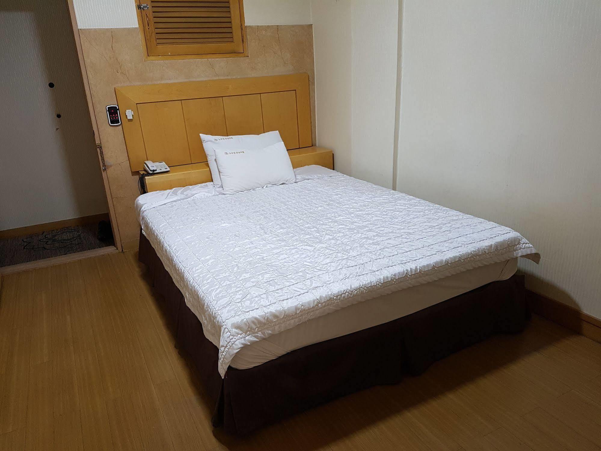New Boolim Tourist Hotel Seoul Bagian luar foto
