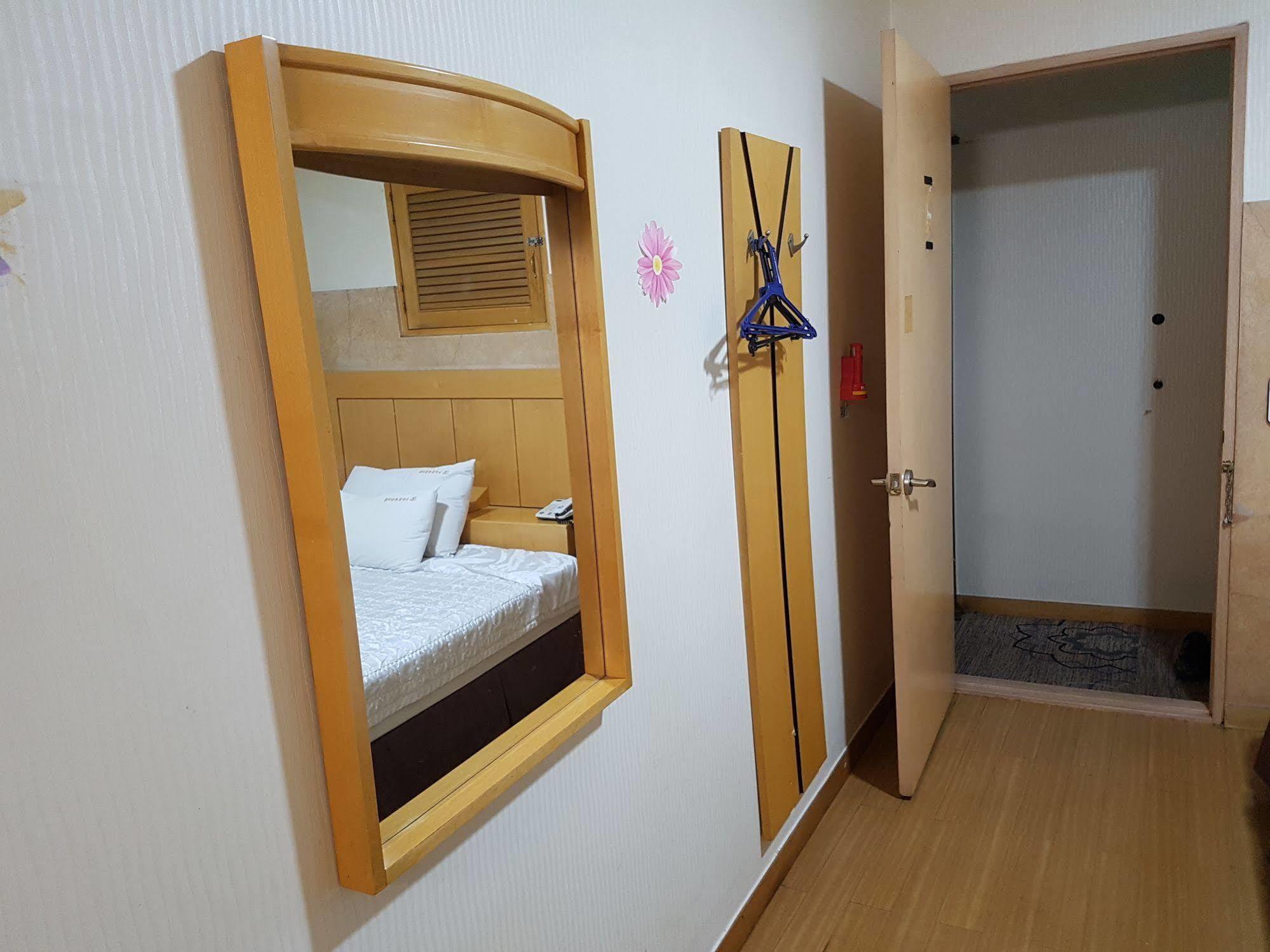 New Boolim Tourist Hotel Seoul Bagian luar foto